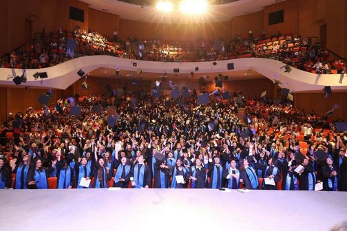 Universidad Tamaulipeca celebra la graduación de más de 1,200 estudiantes