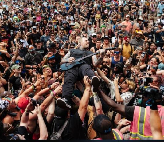 ¿Cómo funcionará el Vans Warped Tour en México? Promotor revela detalles de merch y horarios © 2026 Imagen – Excélsior. Todos los derechos reservados. El contenido de este sitio y de la edición impresa está protegido por la Ley Federal del Derecho de Autor. Prohibida la reproducción total o parcial sin autorización previa y por escrito. El material de terceros conserva sus propios derechos.