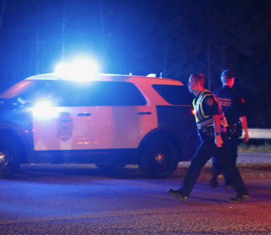 Exige justicia para su hermano murió en Carolina del Norte a manos de policías