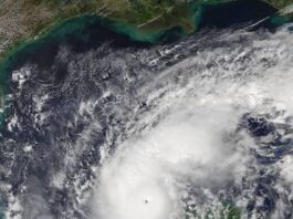 El sureste de Texas enfrenta un riesgo inusual de inundaciones graves: se reportan rescates y Edouard ya deja 50 cm de lluvia
