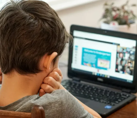 Explotación infantil digital: así operan las redes criminales en WhatsApp y Facebook en CDMX