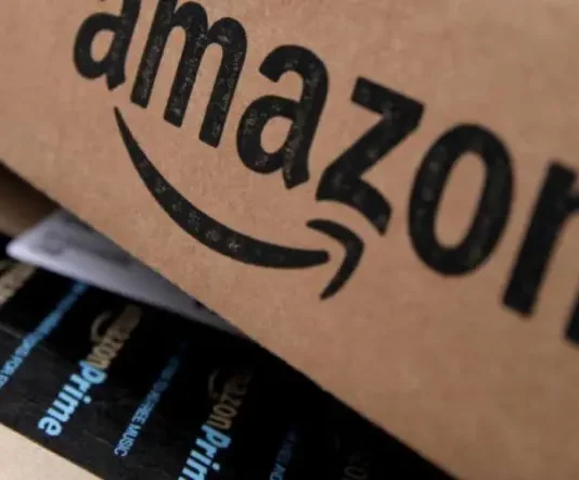 Amazon lanza 2 nuevos dispositivos portátiles de escucha y registro de información de usuarios con IA