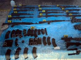 Caen con arsenal de guerra en carretera de San Fernando