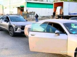 Accidente deja daños materiales en concurrida vialidad