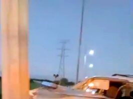 Aparatoso accidente vial deja cuantiosos daños materiales