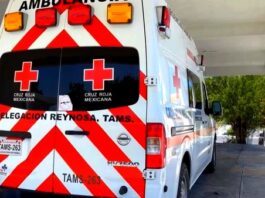 Paramédicos auxilian a lesionado tras percance vial en el bulevar Morelos