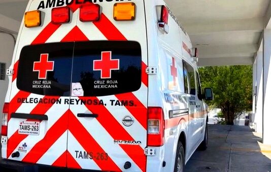 Paramédicos auxilian a lesionado tras percance vial en el bulevar Morelos