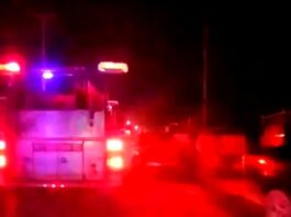 Bomberos acuden a conato de incendio en unidad en la Almaguer