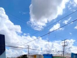 Bomberos acuden a conato de incendio de camión tipo pipa
