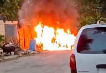 Bomberos acuden a sofocar incendio en apartado sector de la ciudad