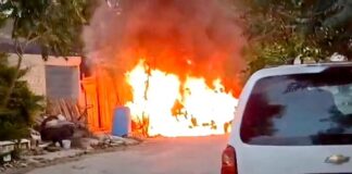 Bomberos acuden a sofocar incendio en apartado sector de la ciudad