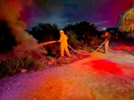 Bomberos sofocan incendio en pastizal que dejo daños