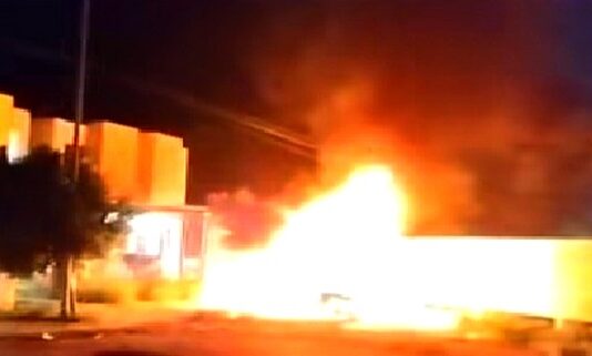 Bomberos sofocan incendios en unidades que dejaron daños materiales