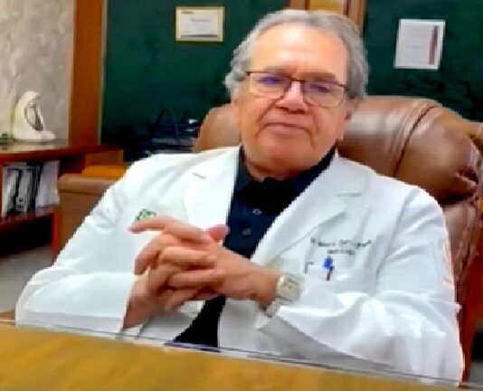 Félix Rendón permanece grave e intubado; médicos descartan violencia física y buscan diagnóstico