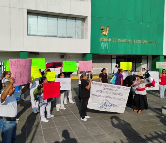 Protestan trabajadores del IMSS, exigen mejor salario y que se retome el régimen de pensiones y jubilaciones