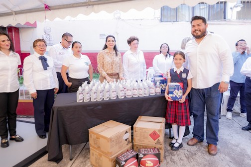 Mónica Villarreal, impulsa mejoras y mantenimiento en escuelas de Tampico