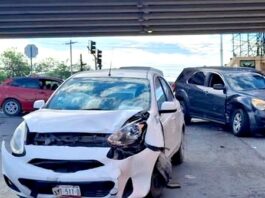 Se imapctan unidades ene boulevard Hidalgo y dejan daños materiales