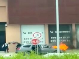 Se quema unidad y deja cuantiosos daños materiales