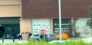Se quema unidad y deja cuantiosos daños materiales