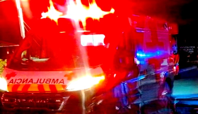Unidad médica auxilia a persona lesionada tras ser atropellada