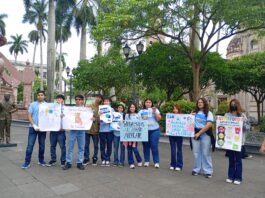 Alumnos de prepa concientizan a la población sobre la importancia de la Salud Mental