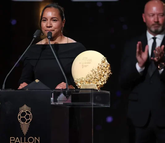¡La primera mexicana en la historia! Charlyn Corral recibe el premio de delantera del Año en el Balón de Oro